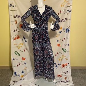 👀 NEW foxiedox Small Floral Jumpsuit